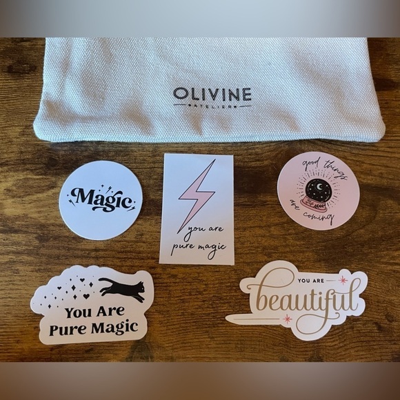 Olivine Atelier Beauty Heart & Soul bag - Picture 3 of 3